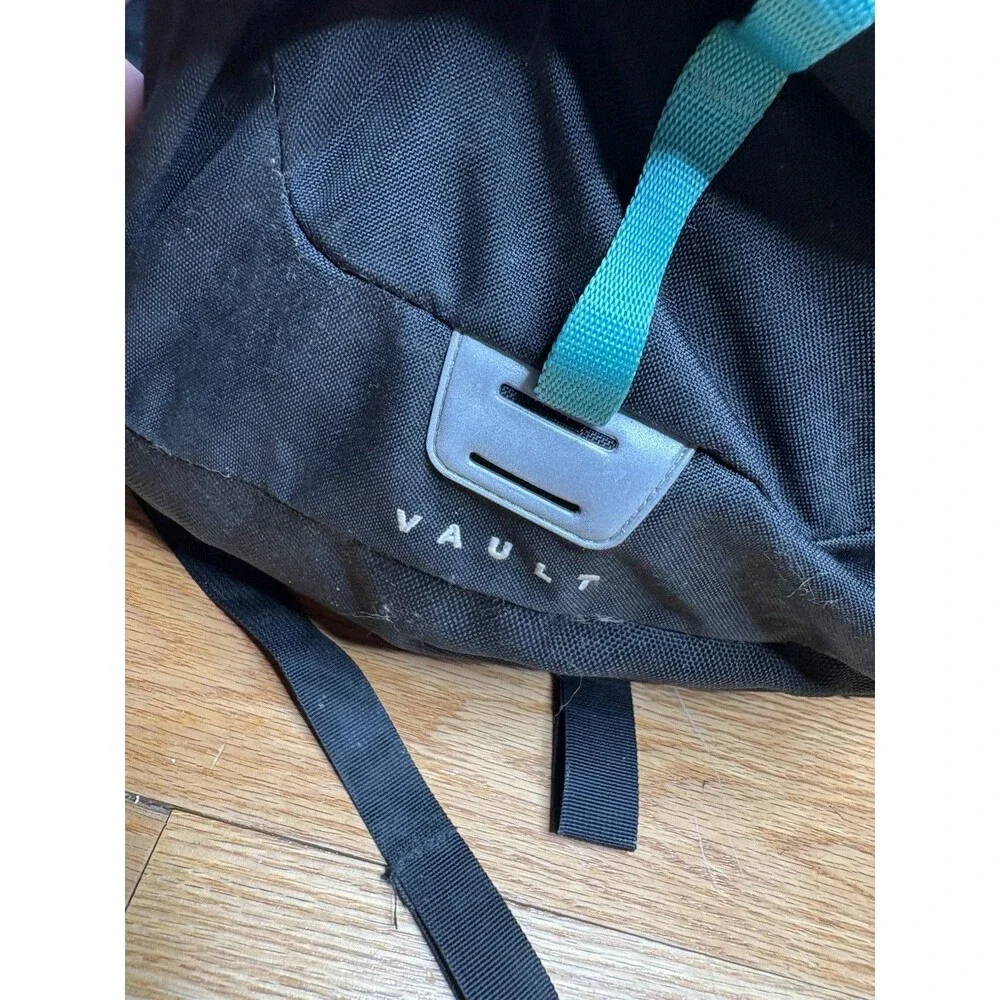 The North Face Vault Rucksack Black Blue Padded Strap Backpack Bag Casual